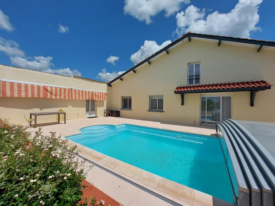 MAISON  DE CAMPAGNE T5 -137 m² - PISCINE - JARDIN