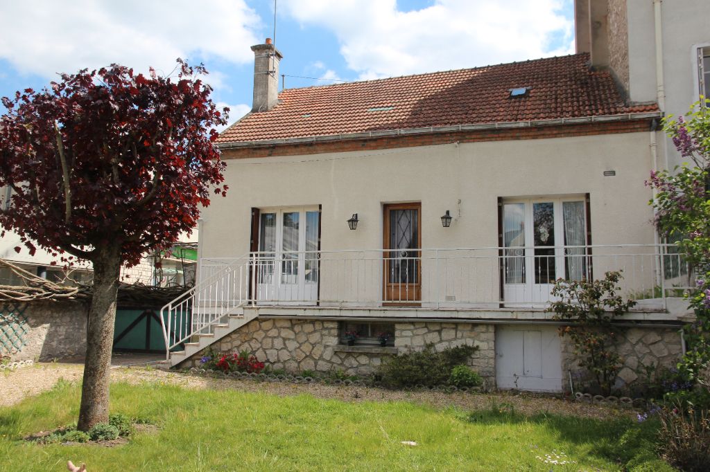 Maison 90 m2 environ, grenier aménageable TERRAIN 450 m2