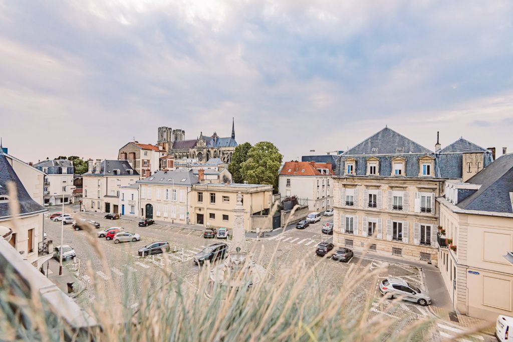 (51100) REIMS HYPER CENTRE - VUE CATHÉDRALE - Appartement 5 pièce(s) 136 m2