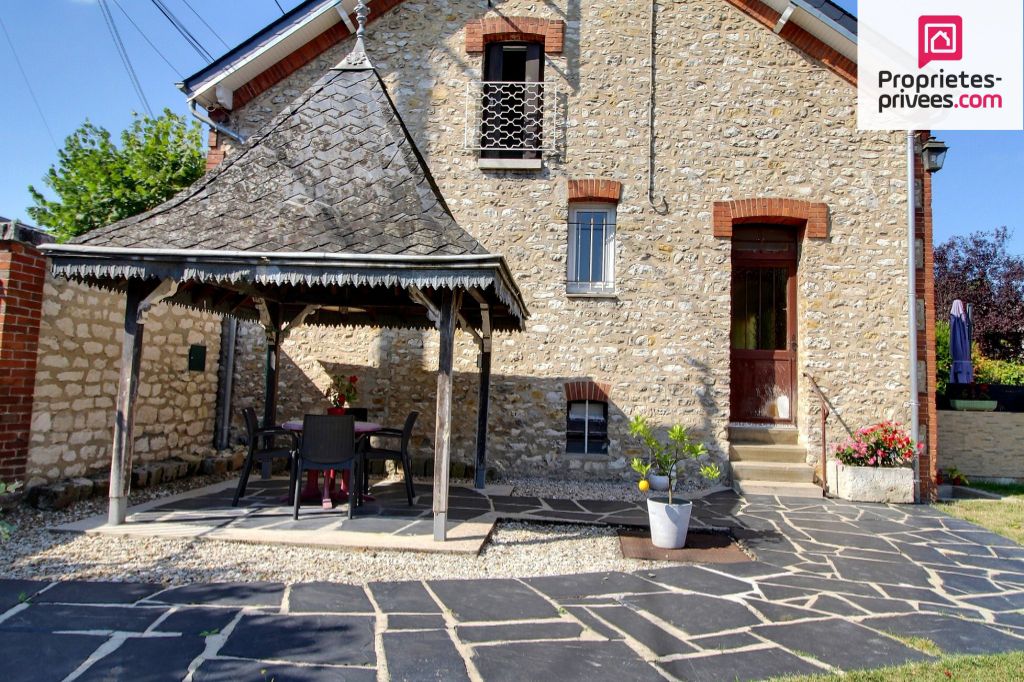 MEULIERE 5 PIECES - 112 m2 env + dépendances, terrain 1058 m2