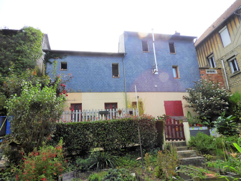 14100 Lisieux - Maison 2 chambres avec jardin - 149 000 Euros
