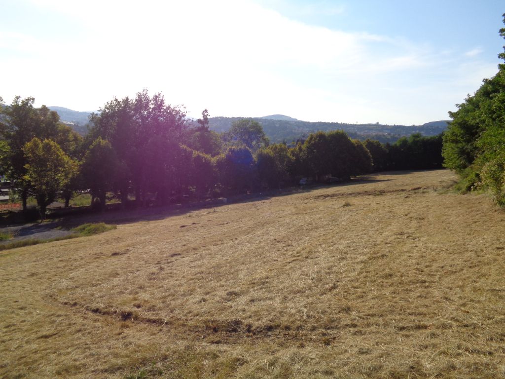 Terrain à bâtir de 679m2, commune de Saint Germain Laprade