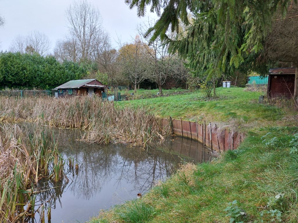 Terrain de loisirs étang, bordure de Somme  à 5 km de Saint Quentin