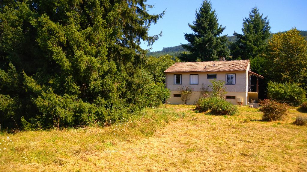 Maison de campagne de 5 pièces de 120 m2 au sein d'un hameau avec grand terrain
