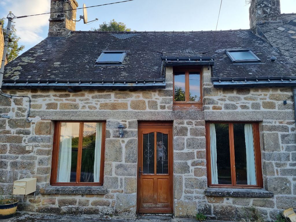 Maison en pierre proche du centre bourg de Guémené sur Scorff