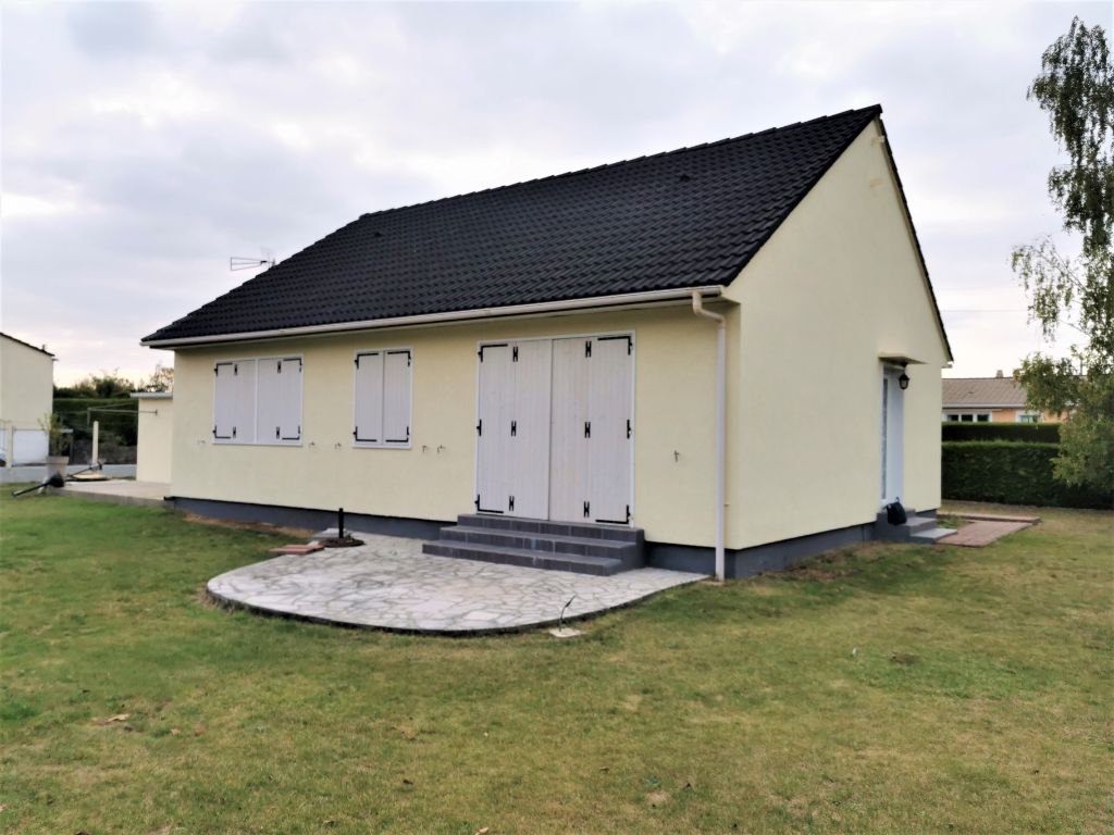 Maison 85m² à Vernouillet (28500), Plain pied, 3 chambres, terrasse, garage, terrain clos de 600 m². Prix HAI : 197 580