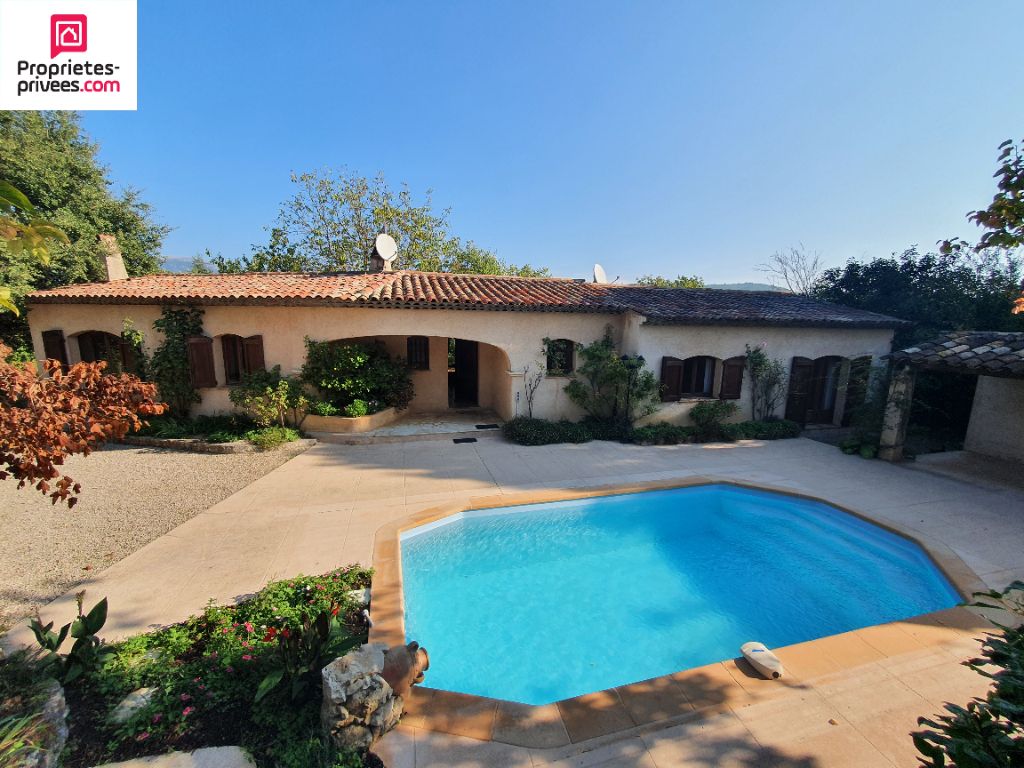 Villa plain pied 5 pièces 130 m2 avec garage et piscine