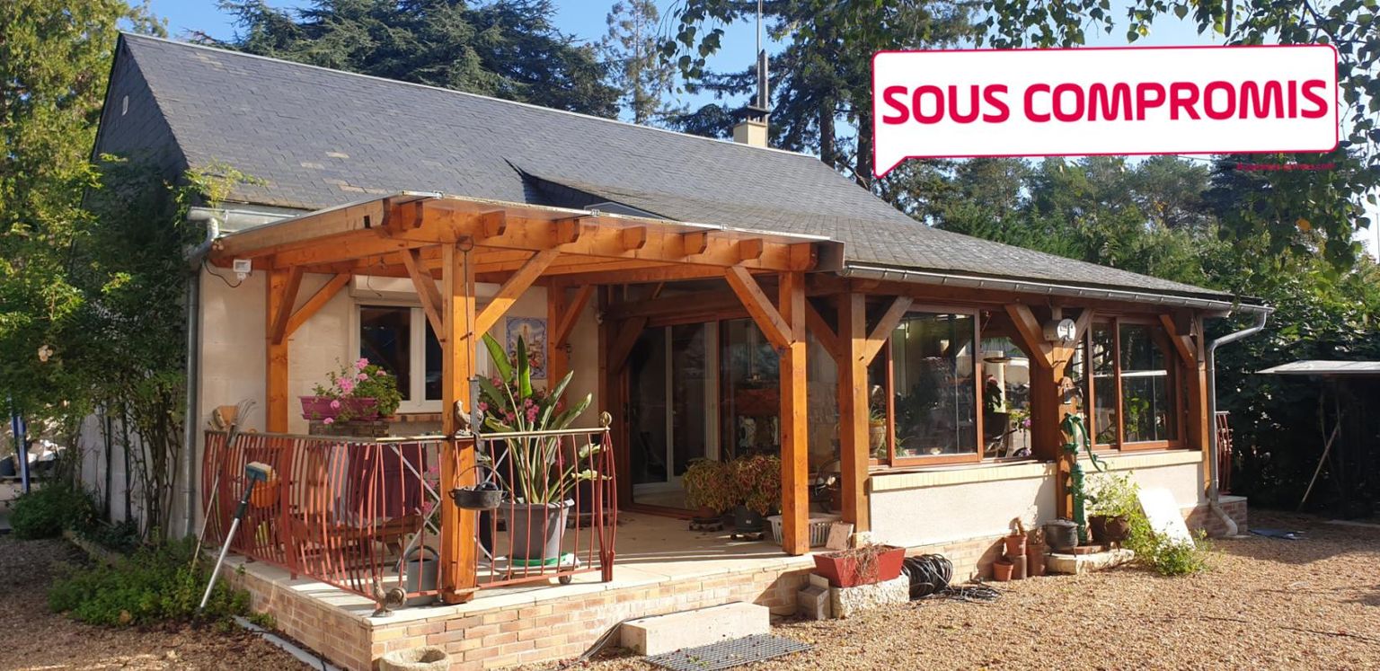 Maison de plain-pied - 85 m² - 5 pièces - 2 chambres - véranda - terrasse - grand garage - terrain 1413 m²