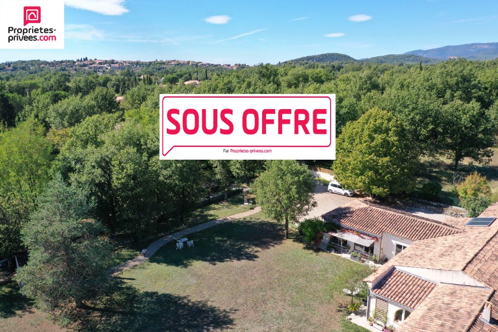 Villa 5 pièces 200 m2 sur un terrain de 2900 m2