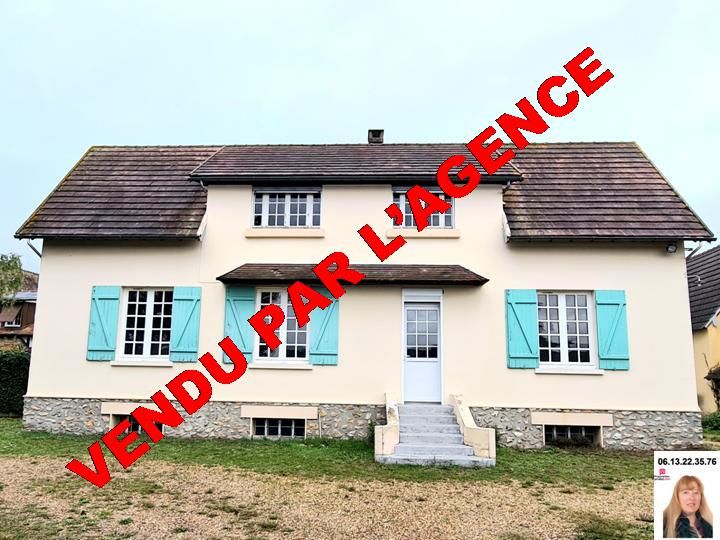 VENDU PAR L'AGENCE - Autheuil Authouillet - Maison de 110 m2  comprenant 3 chambres - avec garage  et bâtiments - sur un terrain de 2.000 m2  dont 1.000 m2 constructible -