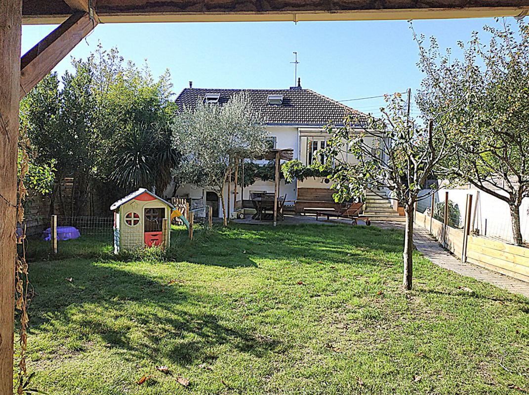 Maison 7 pièces avec jardin et garage Nantes