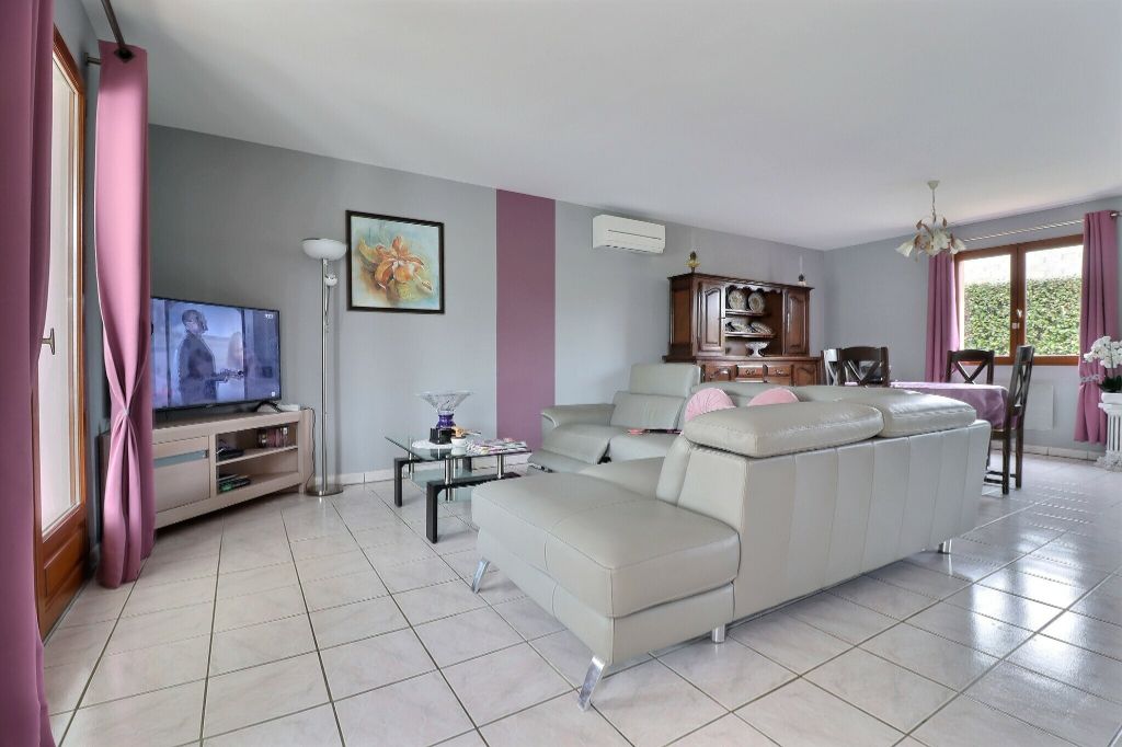 Grospierres Maison 5 pièce(s) 106 m2