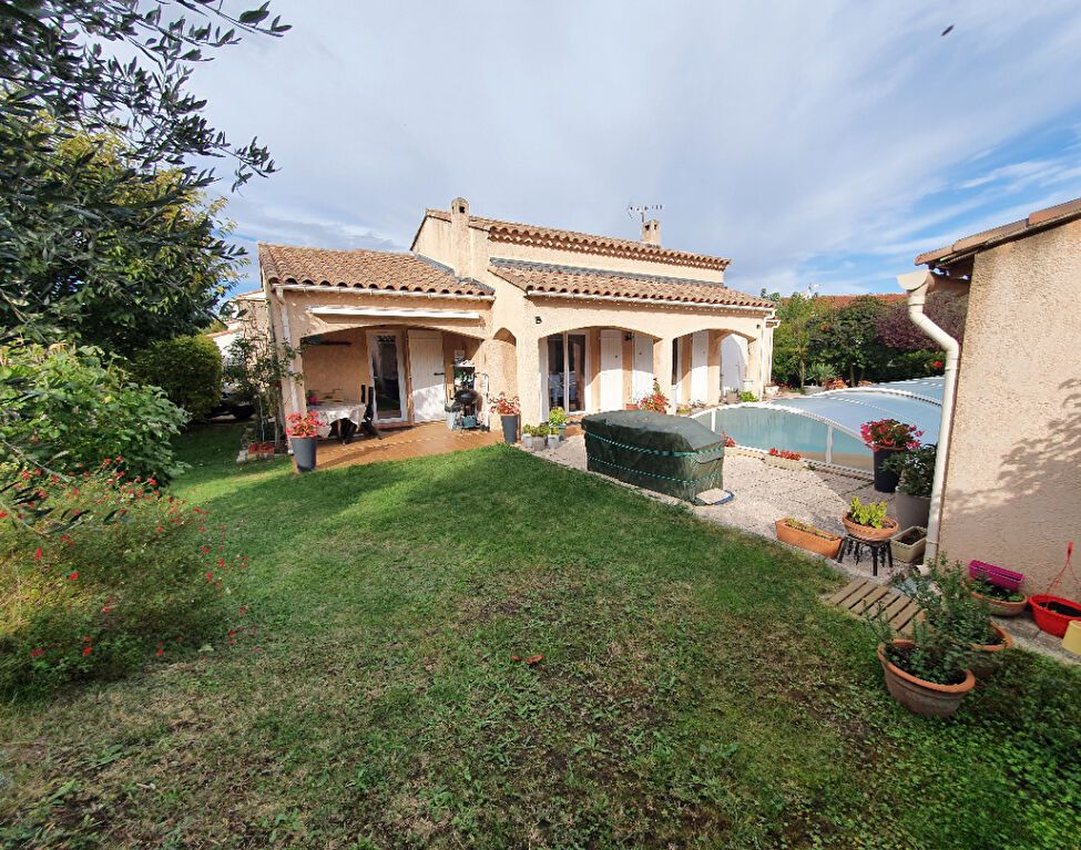 NANS LES PINS VILLA T4 AVEC PISCINE SUR 817 M² DE TERRAIN