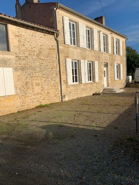 Maison Fontenay Le Comte 7 pièce(s) 150 m2