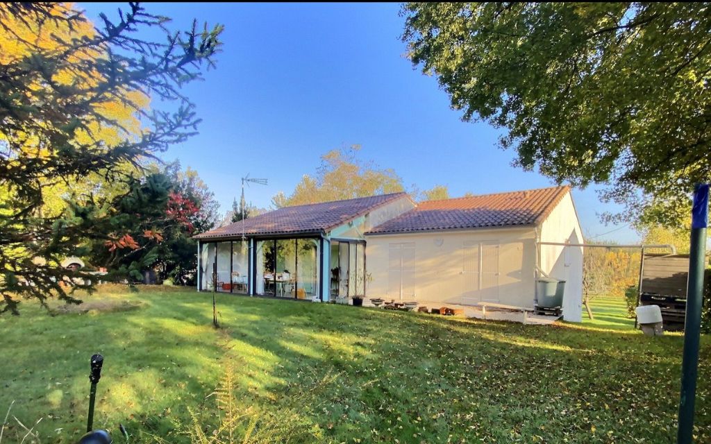 PRAHECQ 79 Maison sur sous sol semi enterré 118m² terrain de 3692 m² 181 982