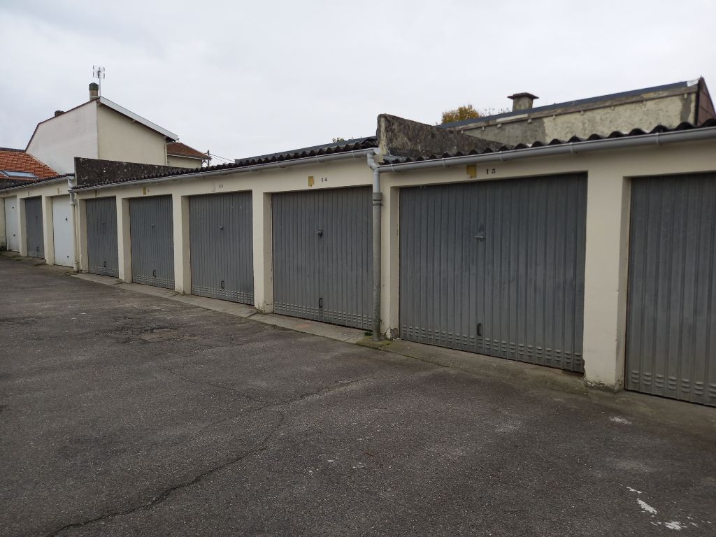 lot de 21 garages de 12 m2 CENON (33150)