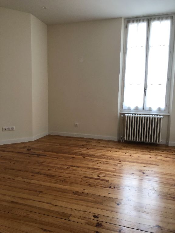 63400 CHAMALIERES - BUREAUX OU APPARTEMENT 3 pièces 75 m² avec grande terrasse