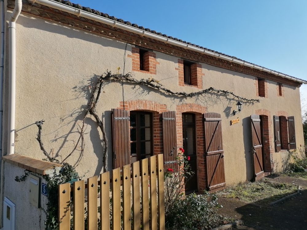 Maison de campagne avec 2 chambres sur terrain clos - 284471