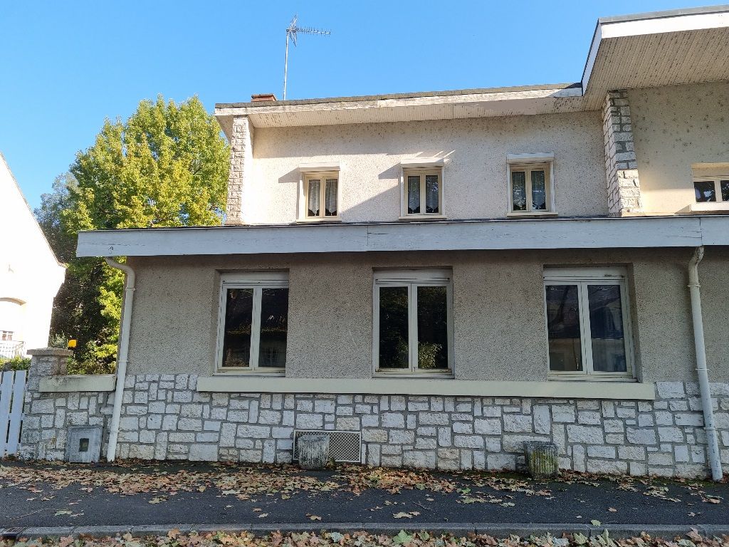 MAISON CONTEMPORAINE DANS CENTRE VILLE DE VENDOME