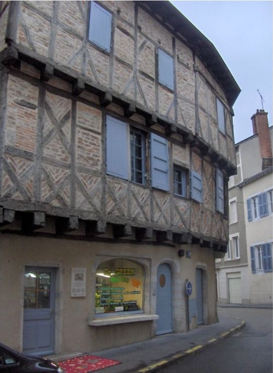 Immeuble Bourg En Bresse 4 appartements et 1 local commercial