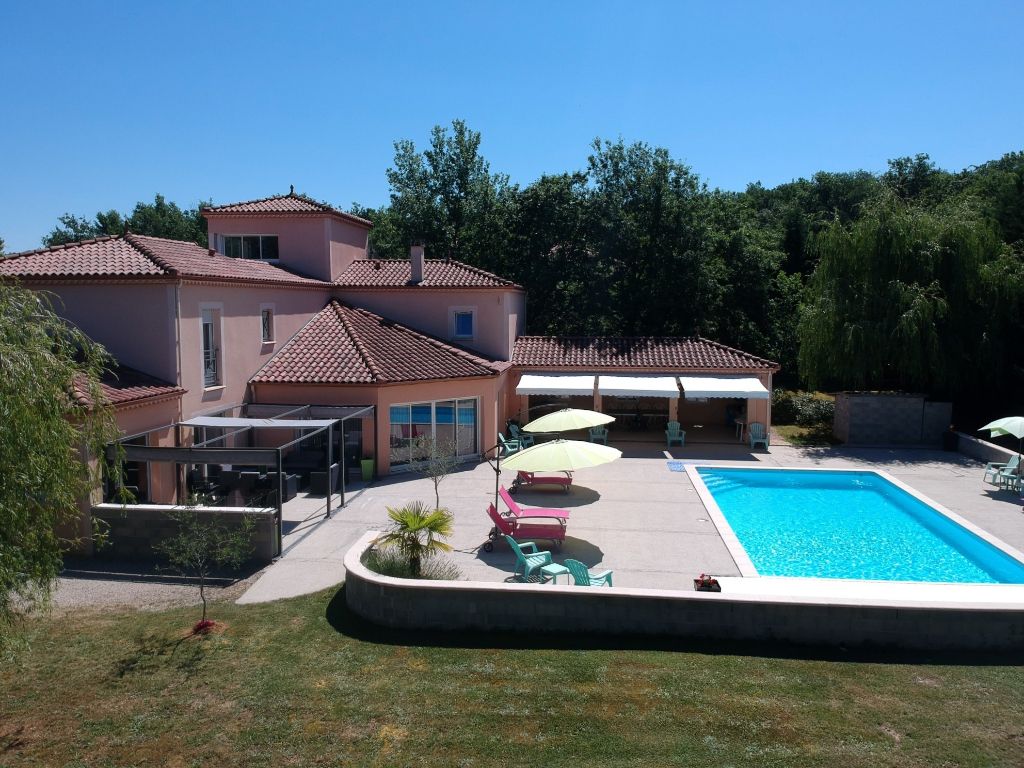 Grande maison à 5 minutes du centre de Cahors avec piscine