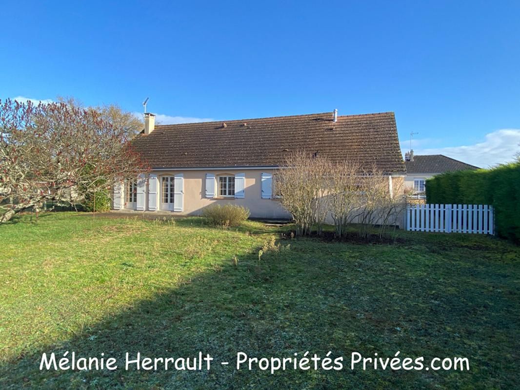 Pavillon plain-pied - 4 chambres - Champagné (72470)