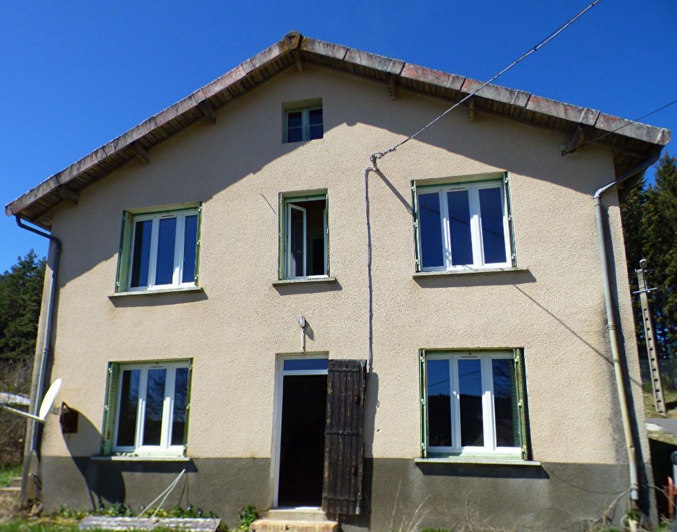 Maison dans les bois à rénover