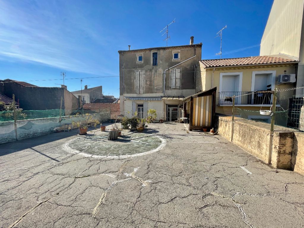 Immeuble à Béziers 240 m2 avec terrasse et garage - 249 000 euros