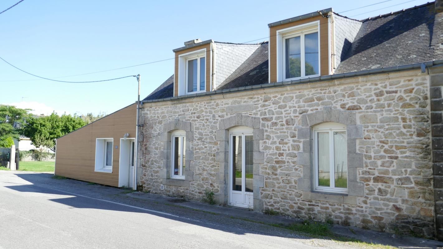 Exclusivité - Maison de 150 m2 sur un terrain de 925 m2 - Garage indépendant - Parking et 2 parcelles boisées non attenantes en bonus !