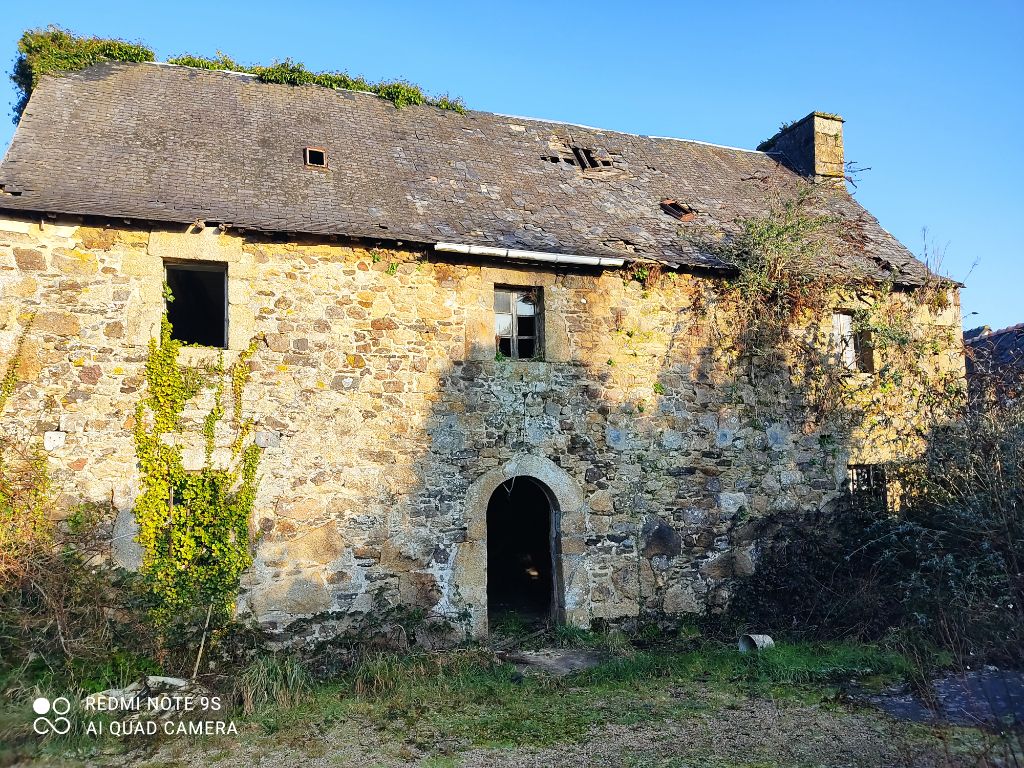 Ancien corps de ferme + petite maison  nichés au centre Plourin Les Morlaix