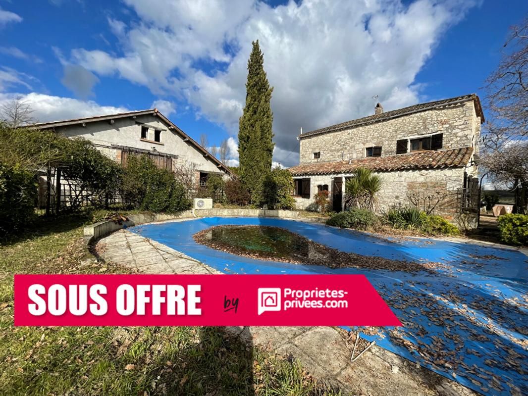 Quercynoise en pierres et sa grange sur 1Ha de terrain + source + piscine + vue