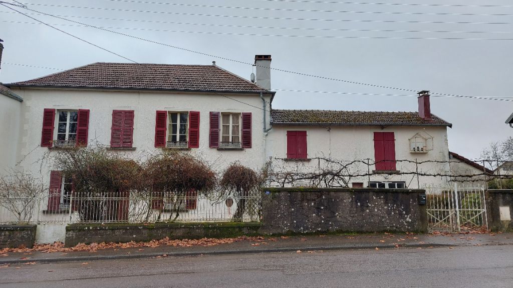 Maison Vauvillers 9 pièce(s) 170 m2 jardin