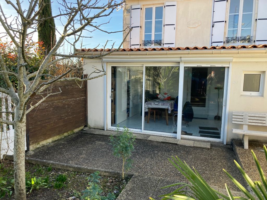 Exclusivité Maison 4 pièce(s) 62 m2 SAINTES rives droite