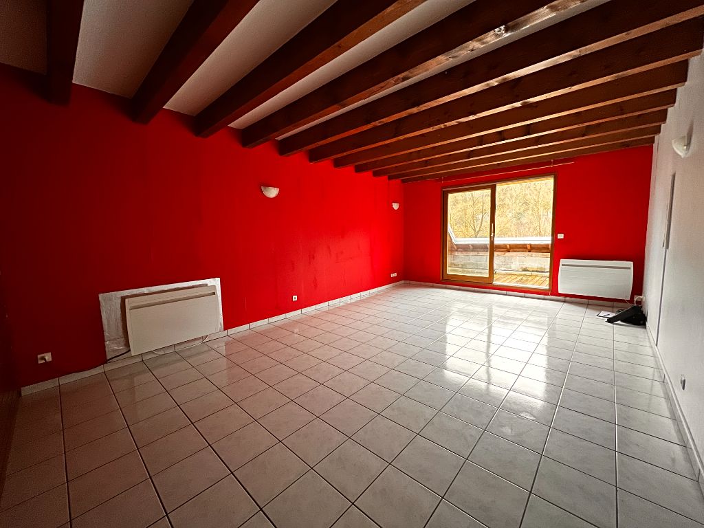 25440 - Appartement Triplex 4 pièces à CHENECEY BUILLON - 92 m2 Carrez - Prix : 139000  Honoraires Charge Vendeur