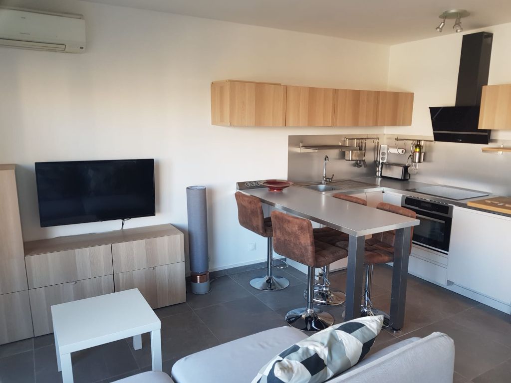 HYÈRES PORT APPARTEMENT T2  31M²