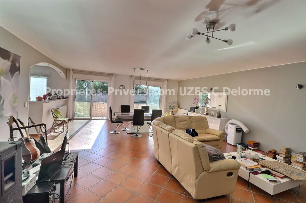 UZES : Appartement 172 m², 3 chambres, garage, Balcon. Petite copropriété faibles charges