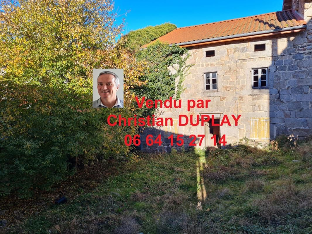 Corps de ferme à restaurer - 150m² avec écurie grange, 1273m² de terrain