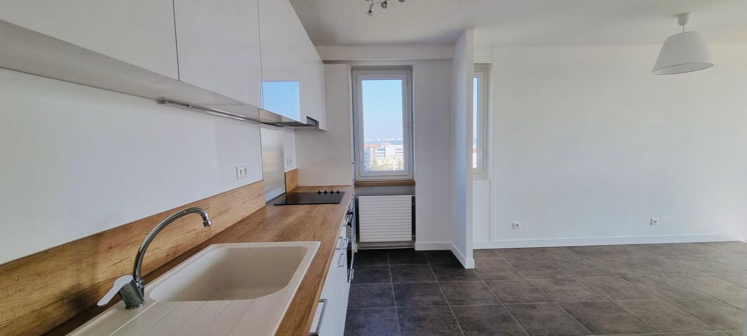 3 pièces 61 m2 garage climatisation balcon
