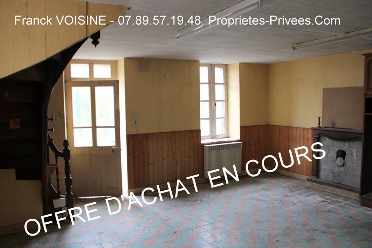 Ensemble Immobilier composé de deux maisons à réhabiliter entièrement - Rochetrejoux - 140 m2