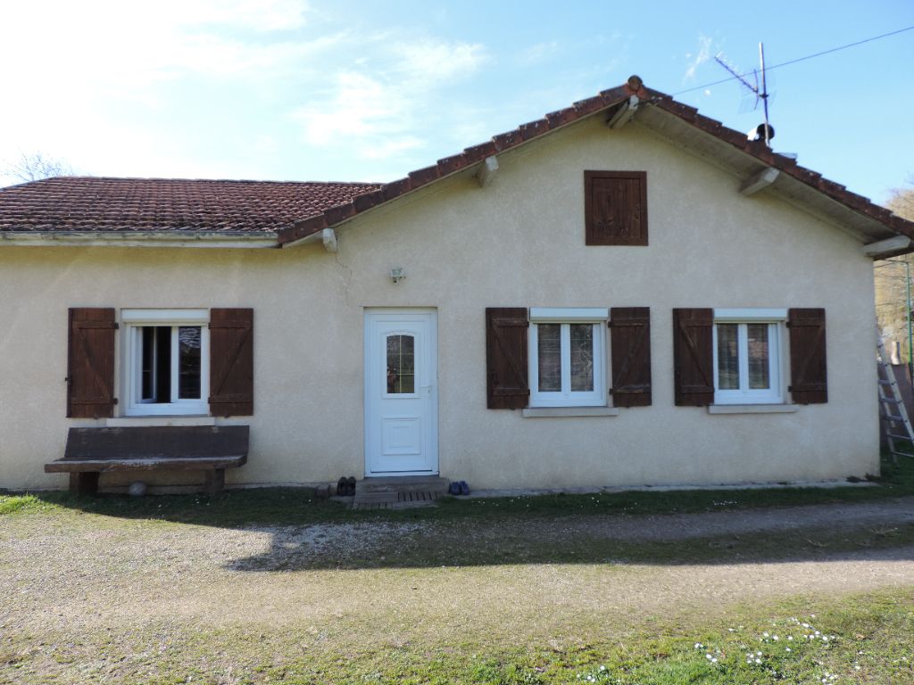 Maison deux chambres avec terrain de 1800m2