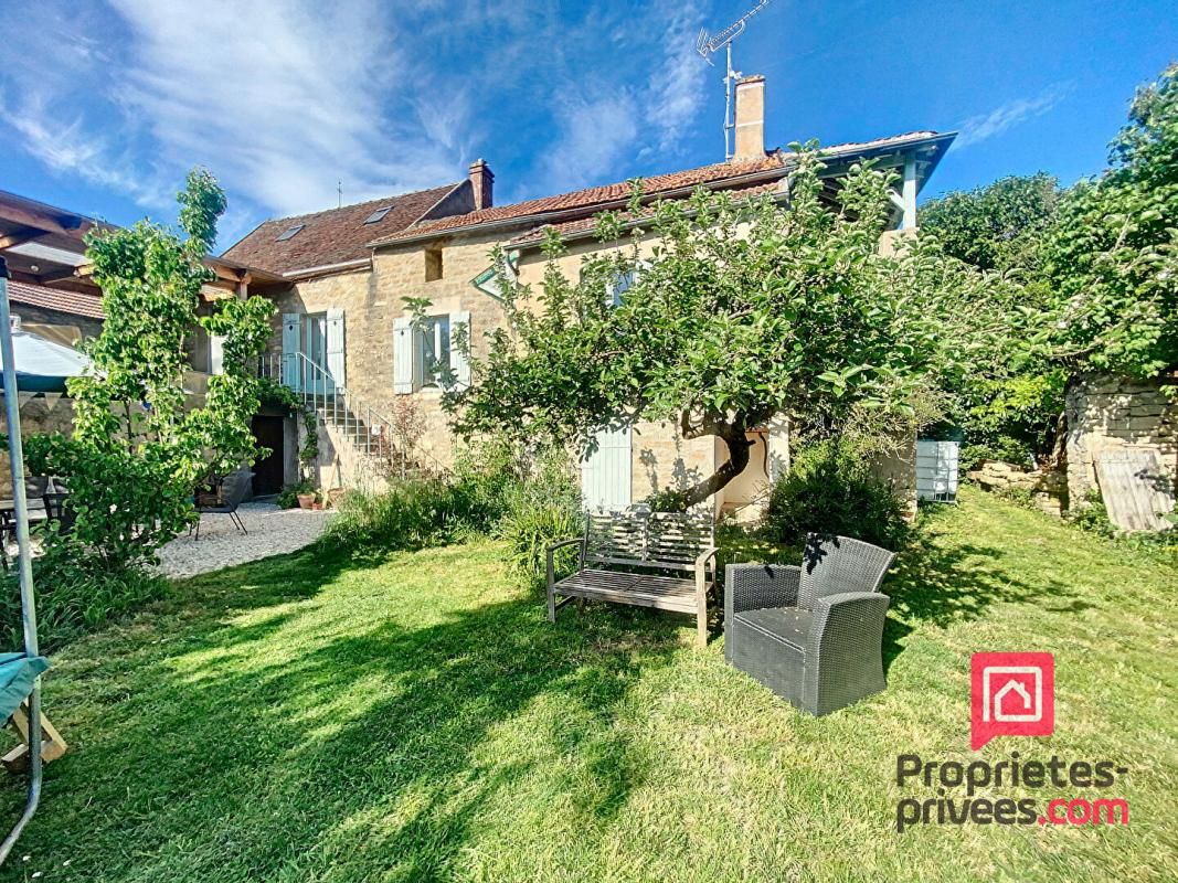 Entre Avallon et Vézelay : Maison de village avec jardin