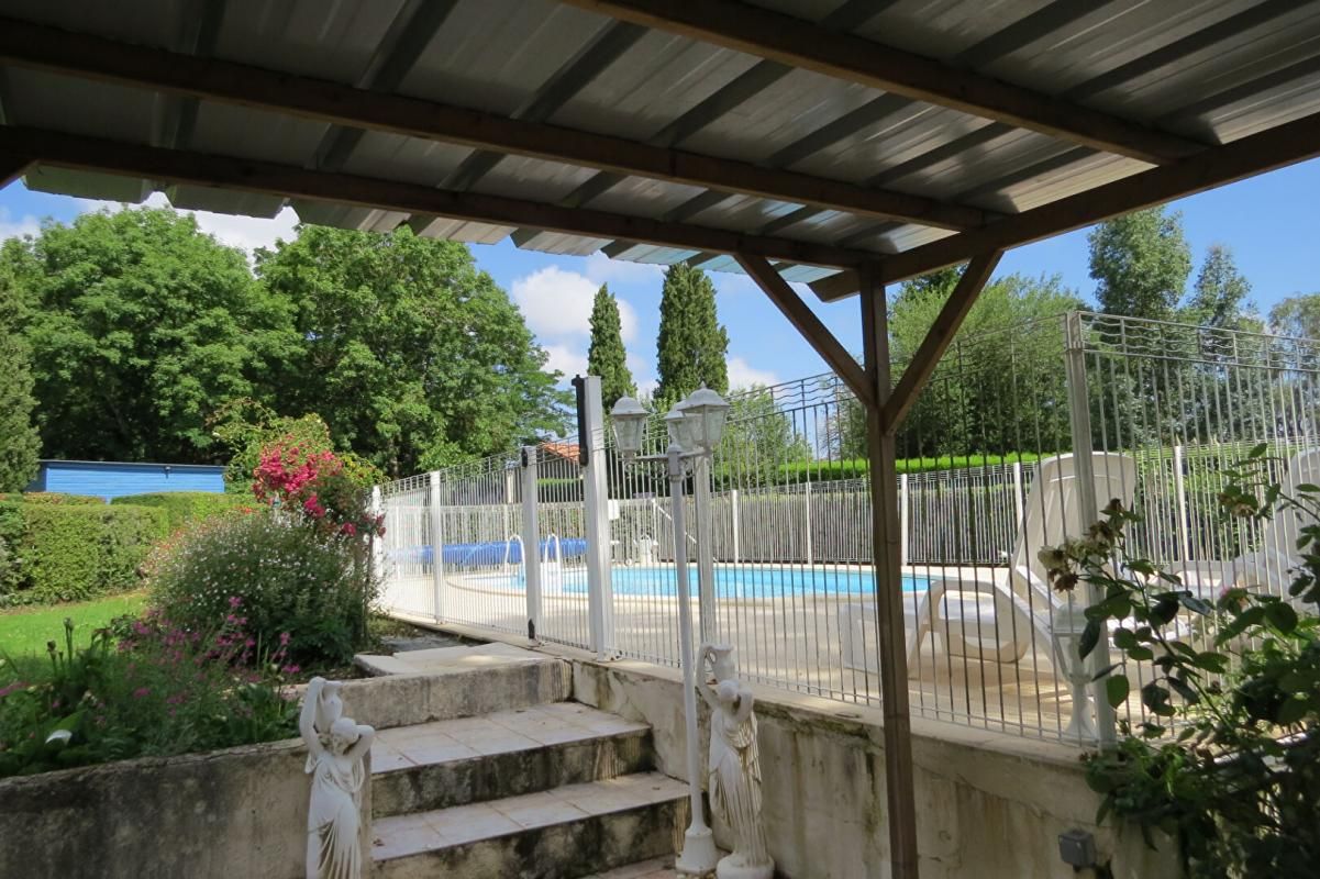 Maison de charme, jardin et piscine