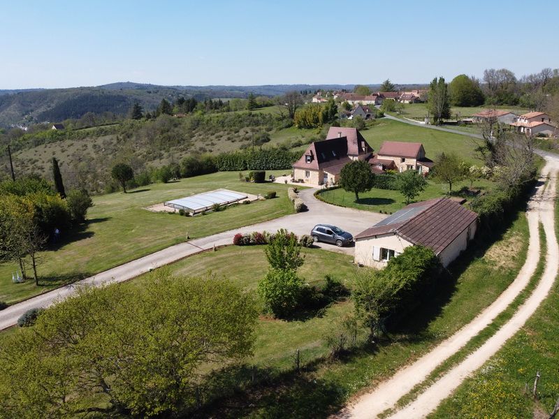 Maison Le Bugue 10 pièce(s) 200 m2 terrain de 10203m2