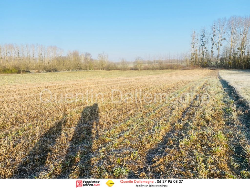 Terrain à bâtir 3833 m2 en Bordure de Ruisseau