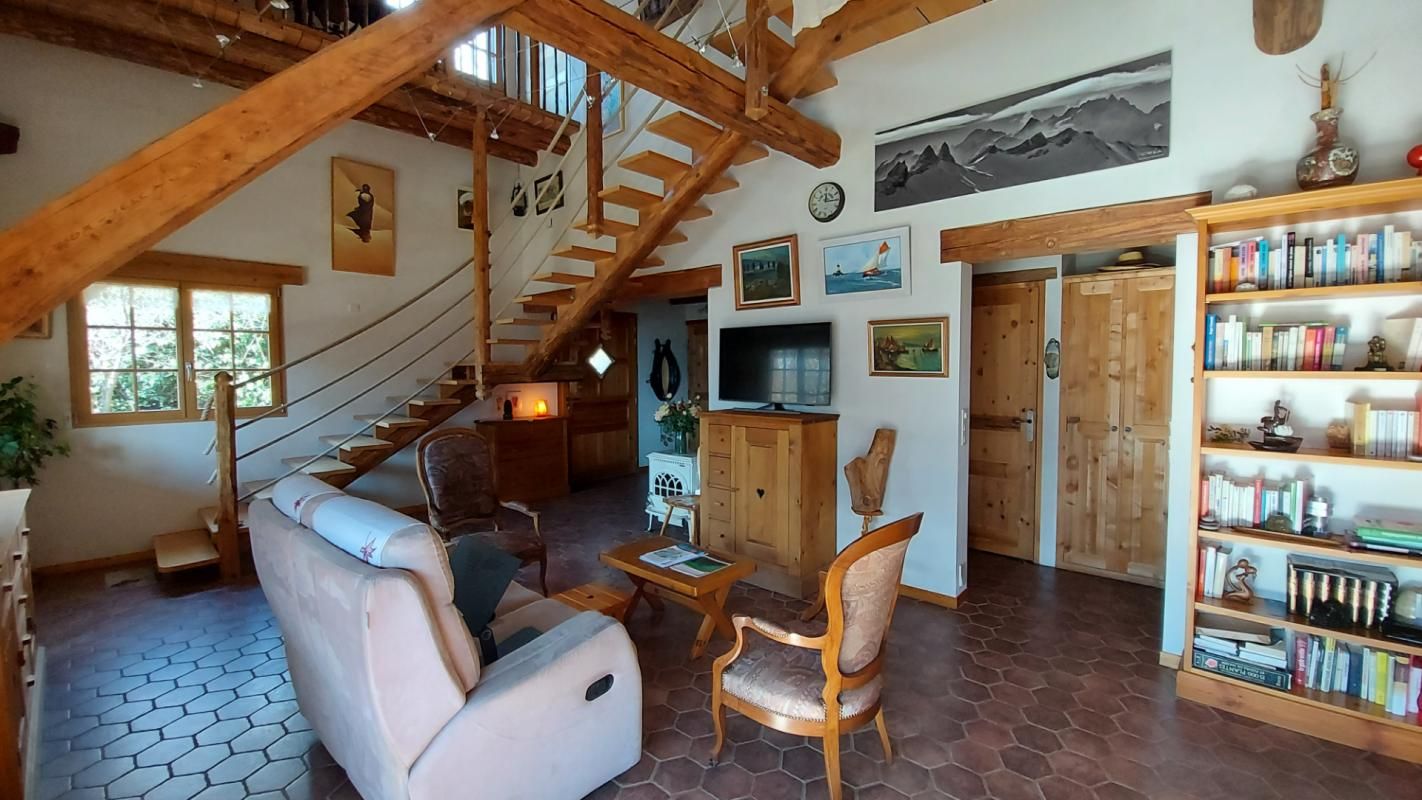 Propriété 7 pièces 231m2 ST JEAN DE MAURIENNE (73300)
