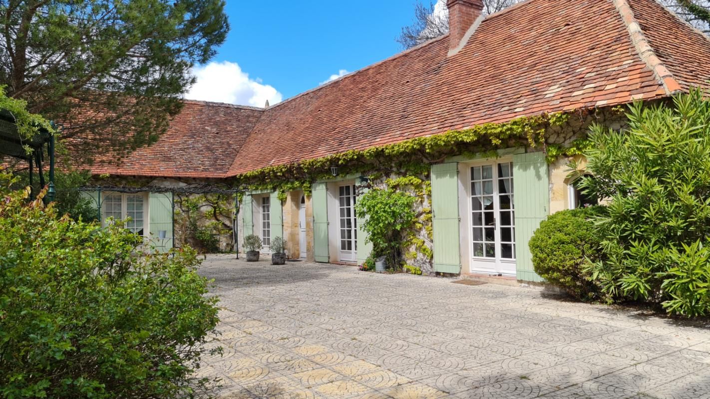 Maison de campagne proche Bergerac de 248 m² sur parcelle de plus de 5 hectares