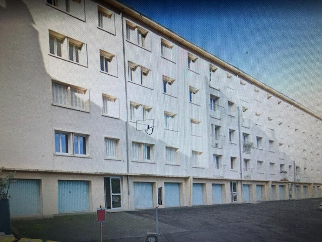 63400 CHAMALIERES EXCLUSIVITE - BOX DE GARAGE 15 m²