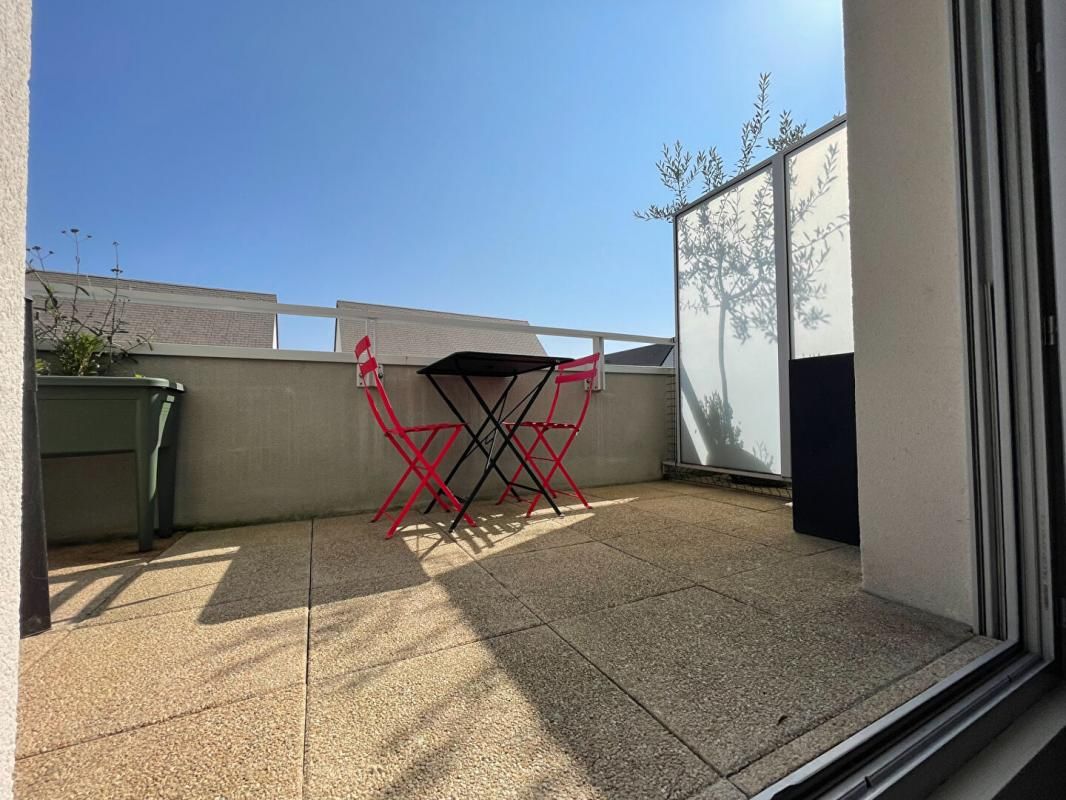 A VENDRE Tours 37100 Appartement DUPLEX 3 pièces 73 m2, balcon/terrasse et place de parking