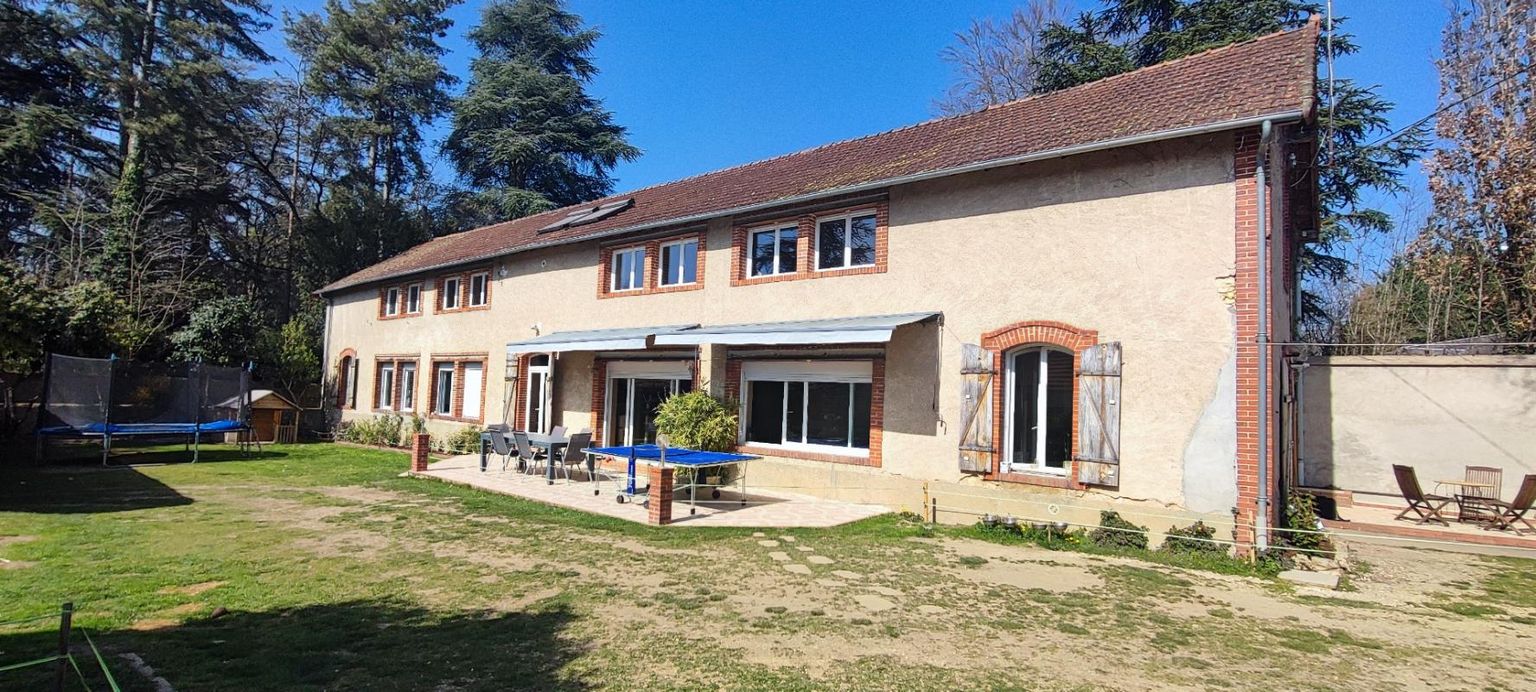 Très jolie maison familiale rénovée à La Guerche sur l'Aubois