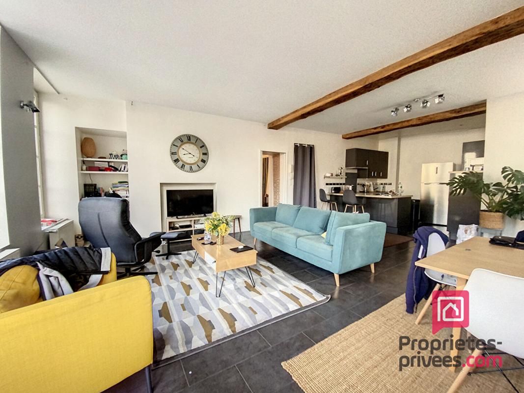 CENTRE VILLE AVALLON : APPARTEMENT AVEC BALCON